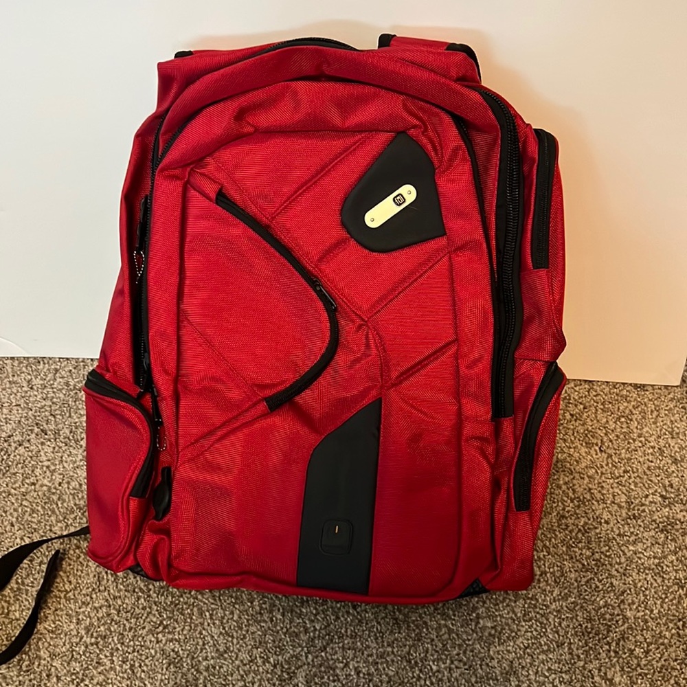 Fūl Backpack with battery pack